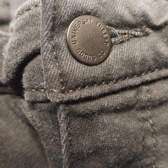 Universal Thread Black Mid Rise Curvy Skinny Jeans Size 14 / 32R - Picture 3 of 7